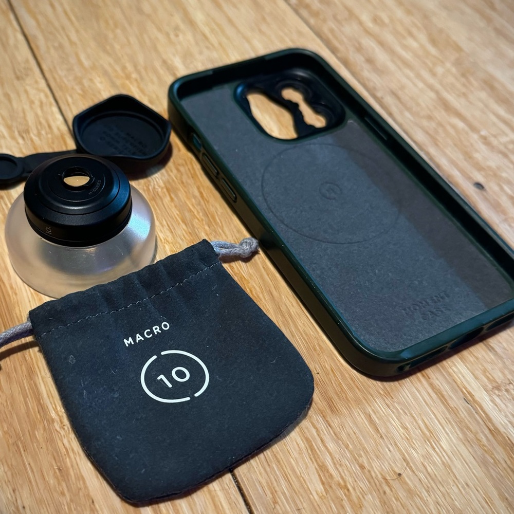 Moment macro lens (any phone) with case and lens mount for iPhone 13 Pro